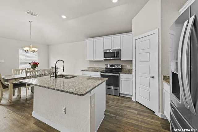 5403 PEARL VLY San Antonio, TX 78242
