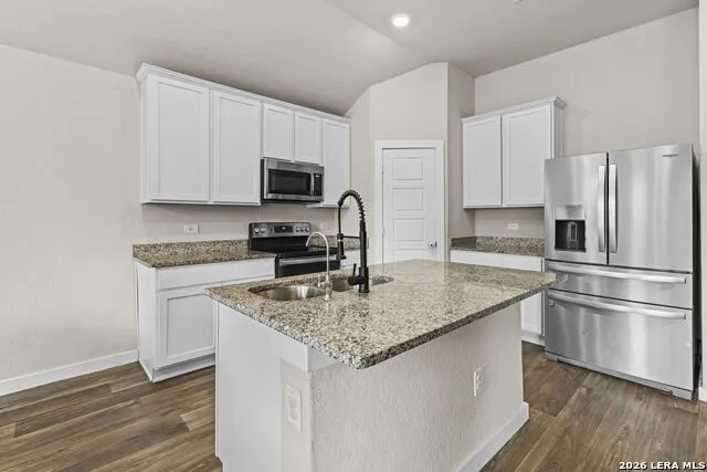 5403 PEARL VLY San Antonio, TX 78242
