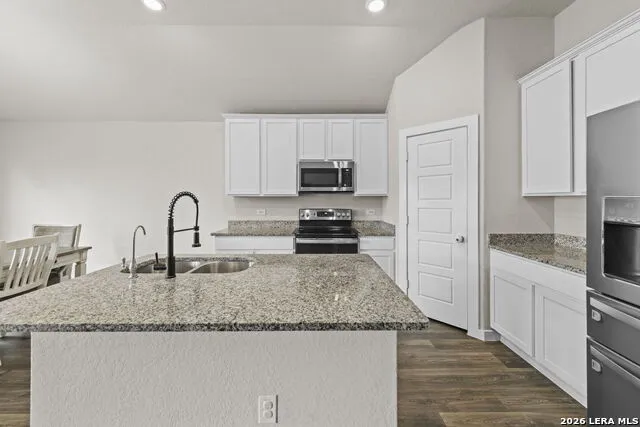 5403 PEARL VLY San Antonio, TX 78242