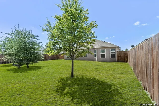 5403 PEARL VLY San Antonio, TX 78242