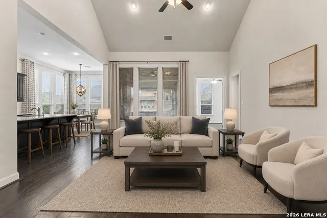 25847 Warbler View San Antonio, TX 78255