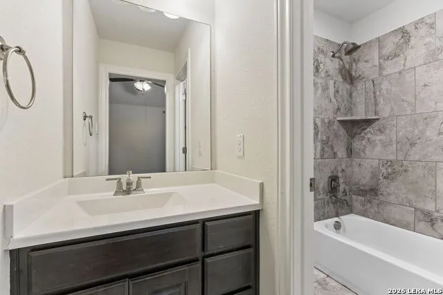 25847 Warbler View San Antonio, TX 78255