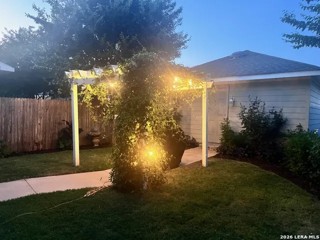 106 WAINSCOT OAK WAY San Marcos, TX 78666