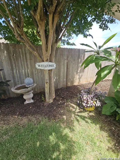 106 WAINSCOT OAK WAY San Marcos, TX 78666