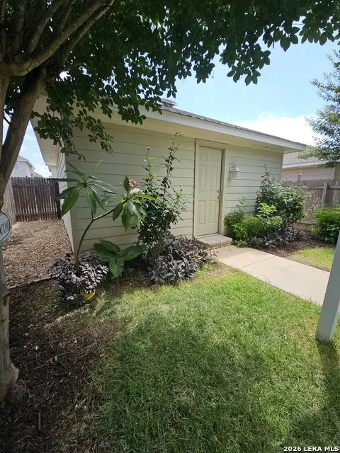 106 WAINSCOT OAK WAY San Marcos, TX 78666