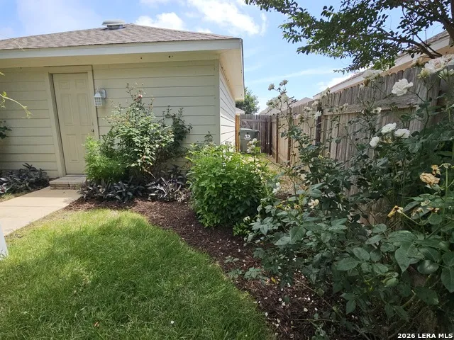 106 WAINSCOT OAK WAY San Marcos, TX 78666