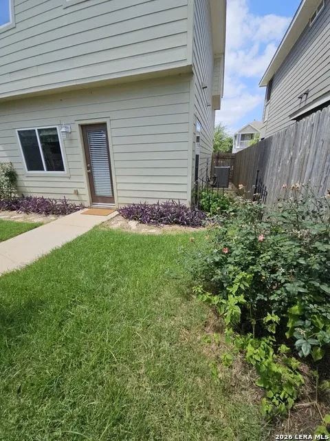 106 WAINSCOT OAK WAY San Marcos, TX 78666
