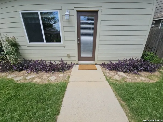 106 WAINSCOT OAK WAY San Marcos, TX 78666