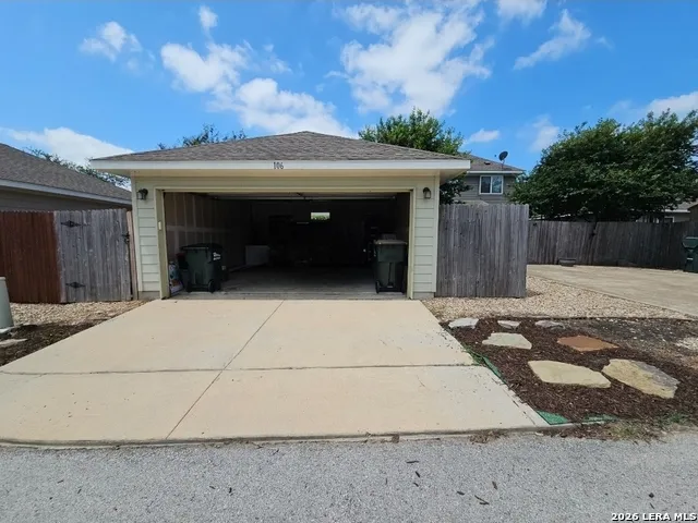 106 WAINSCOT OAK WAY San Marcos, TX 78666