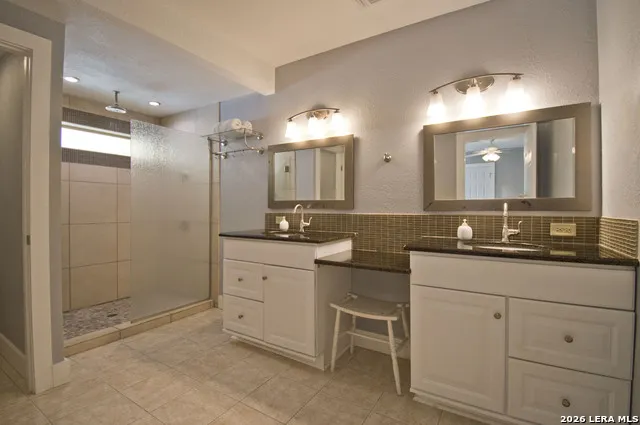 702 E Schubert Fredericksburg, TX 78624