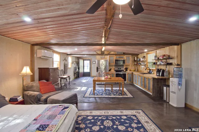 702 E Schubert Fredericksburg, TX 78624