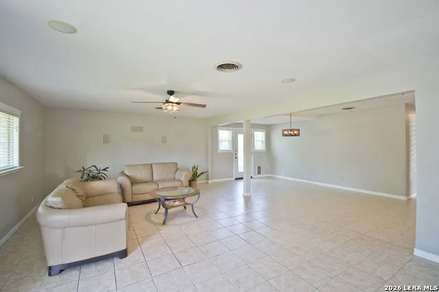 702 E Schubert Fredericksburg, TX 78624