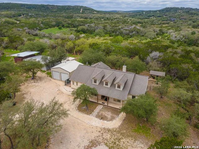 374 W County Road 2481 Hondo, TX 78861