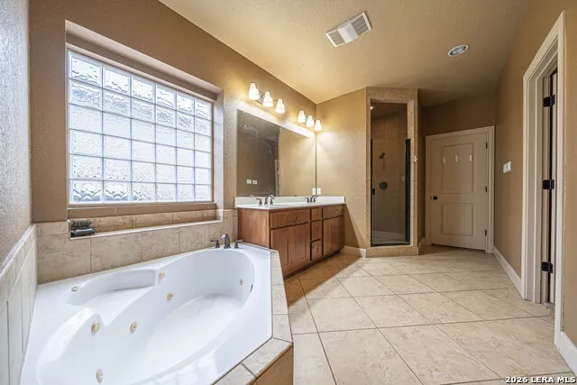 374 W County Road 2481 Hondo, TX 78861