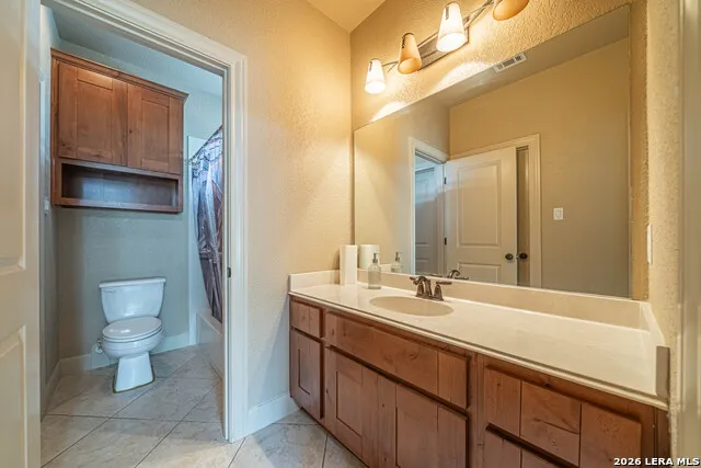 374 W County Road 2481 Hondo, TX 78861