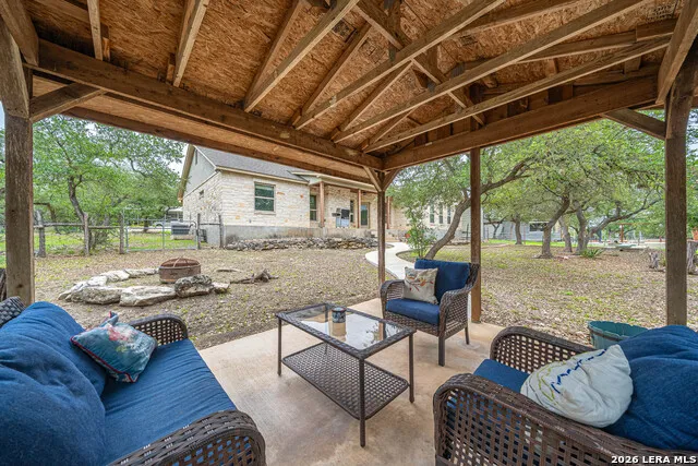 374 W County Road 2481 Hondo, TX 78861