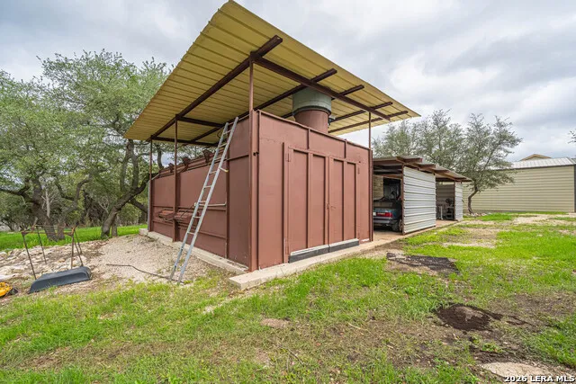 374 W County Road 2481 Hondo, TX 78861