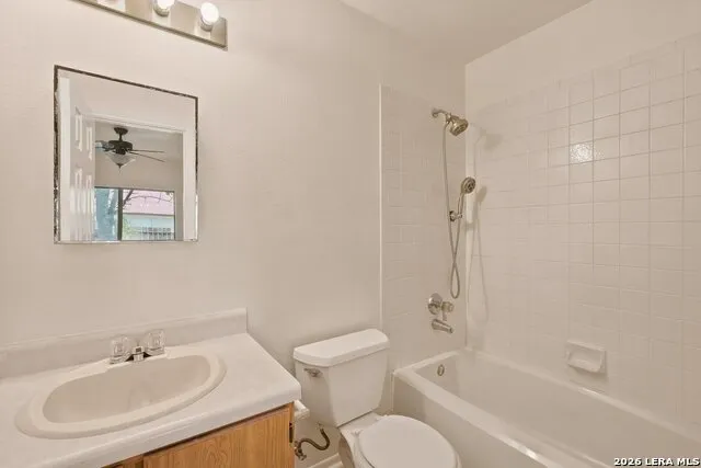6807 CELES MEADOW DR Converse, TX 78109