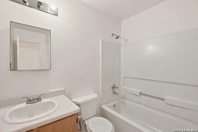 6807 CELES MEADOW DR Converse, TX 78109