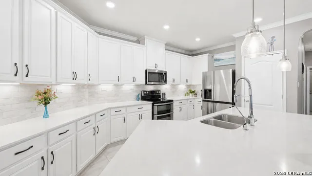2070 Shire Meadows New Braunfels, TX 78130