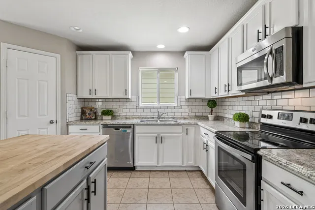 10127 ROUND RDG San Antonio, TX 78254