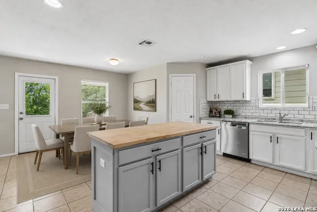10127 ROUND RDG San Antonio, TX 78254