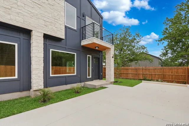 2111 VIRGINIA BLVD San Antonio, TX 78203