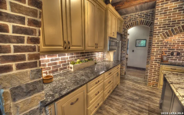 200 Skippin Stone Ln Concan, TX 78838