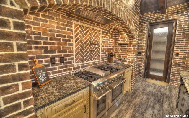 200 Skippin Stone Ln Concan, TX 78838