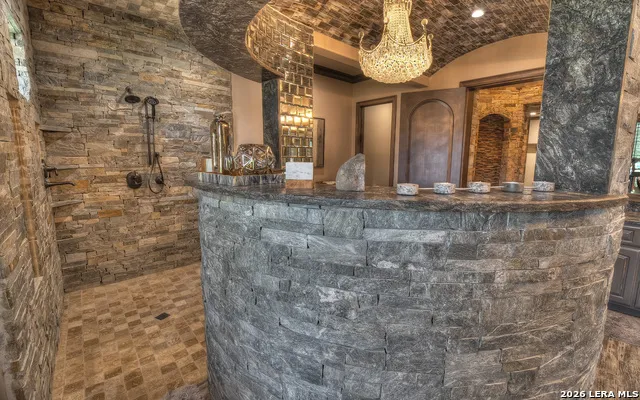 200 Skippin Stone Ln Concan, TX 78838