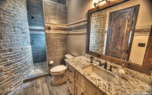 200 Skippin Stone Ln Concan, TX 78838