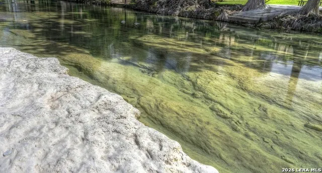 200 Skippin Stone Ln Concan, TX 78838