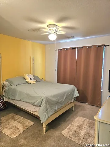 214 CHERRY RDG Floresville, TX 78114