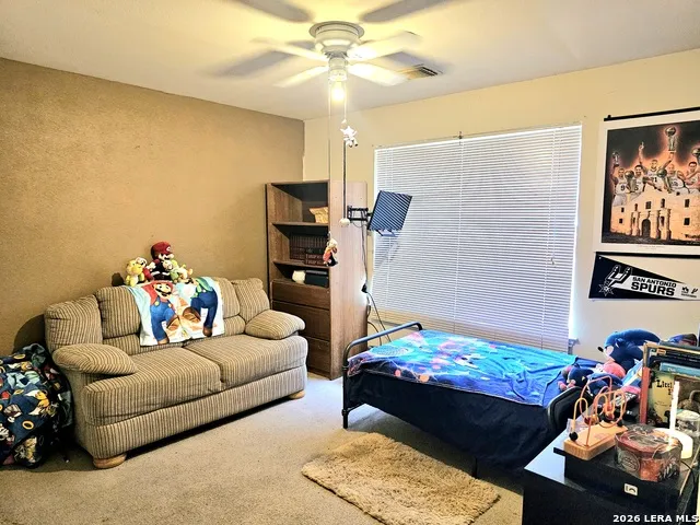 214 CHERRY RDG Floresville, TX 78114