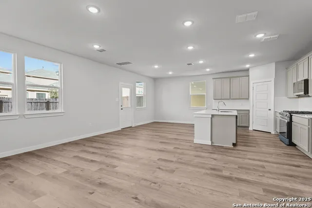 6571 Bufflehead Bend Leon Valley, TX 78240
