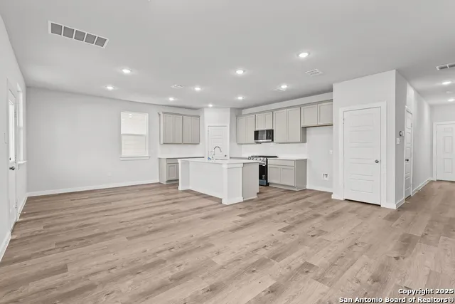 6571 Bufflehead Bend Leon Valley, TX 78240