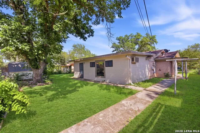 425 E Wright Blvd Universal City, TX 78148