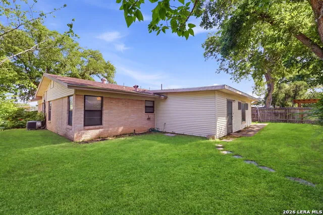 425 E Wright Blvd Universal City, TX 78148