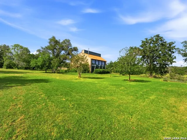 213 Cardinal Ln Fredericksburg, TX 78624