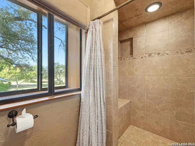 213 Cardinal Ln Fredericksburg, TX 78624