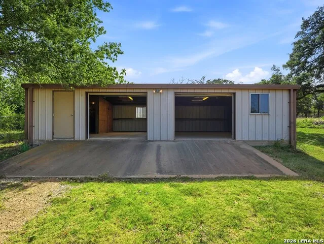213 Cardinal Ln Fredericksburg, TX 78624