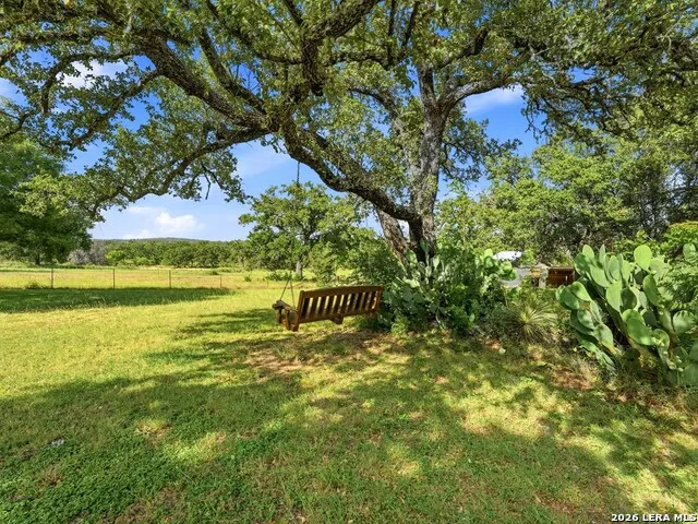 213 Cardinal Ln Fredericksburg, TX 78624