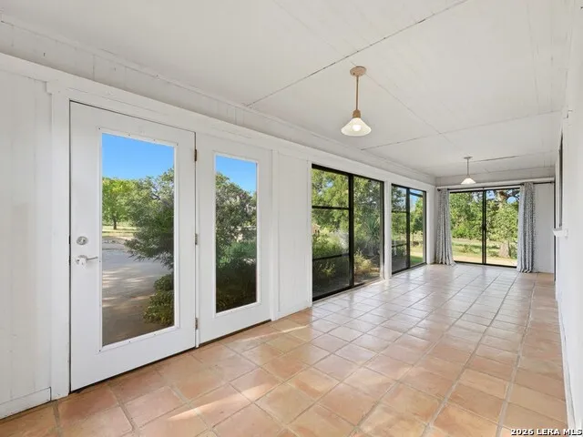 213 Cardinal Ln Fredericksburg, TX 78624
