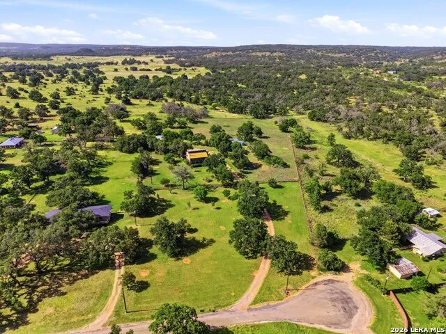 213 Cardinal Ln Fredericksburg, TX 78624