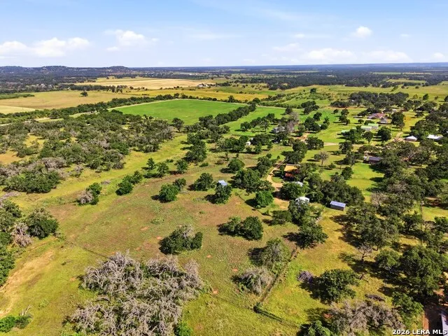 213 Cardinal Ln Fredericksburg, TX 78624