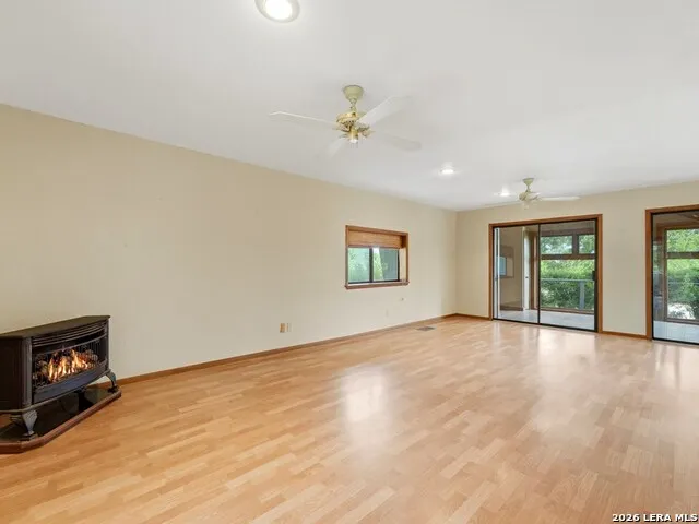213 Cardinal Ln Fredericksburg, TX 78624