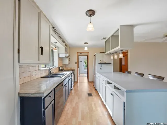 213 Cardinal Ln Fredericksburg, TX 78624