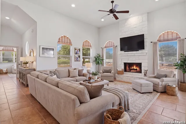 358 WHITESTONE DR Spring Branch, TX 78070