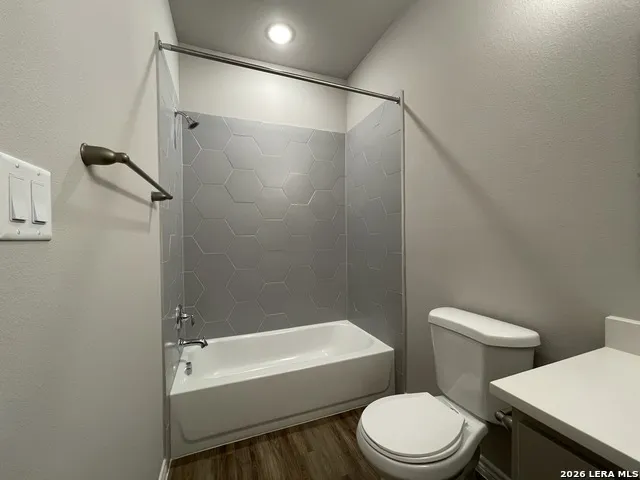 115 Peruna Marble Falls, TX 78654