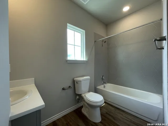 115 Peruna Marble Falls, TX 78654